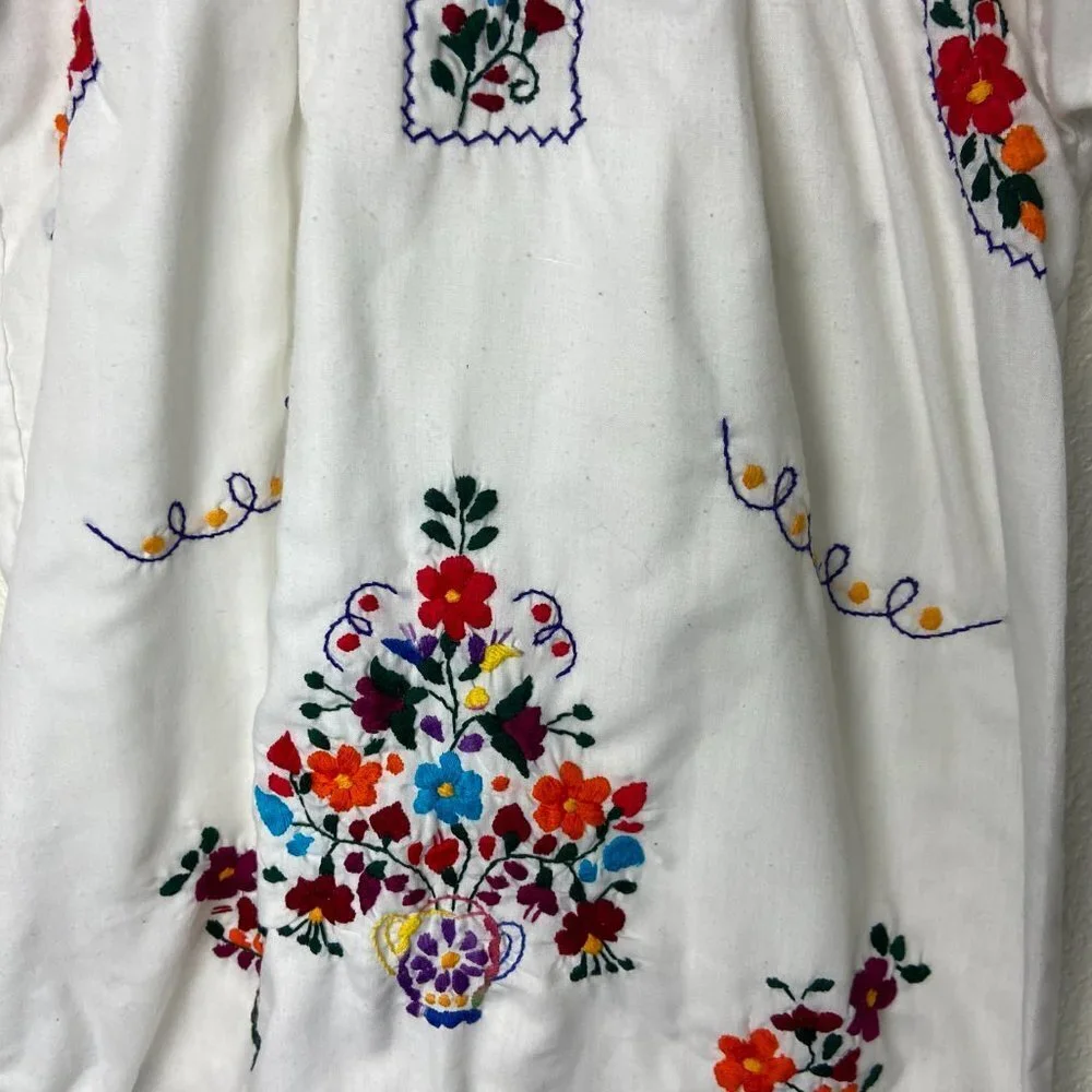 Vintage handmade embroidered child’s long dress nightgown 5-6Y